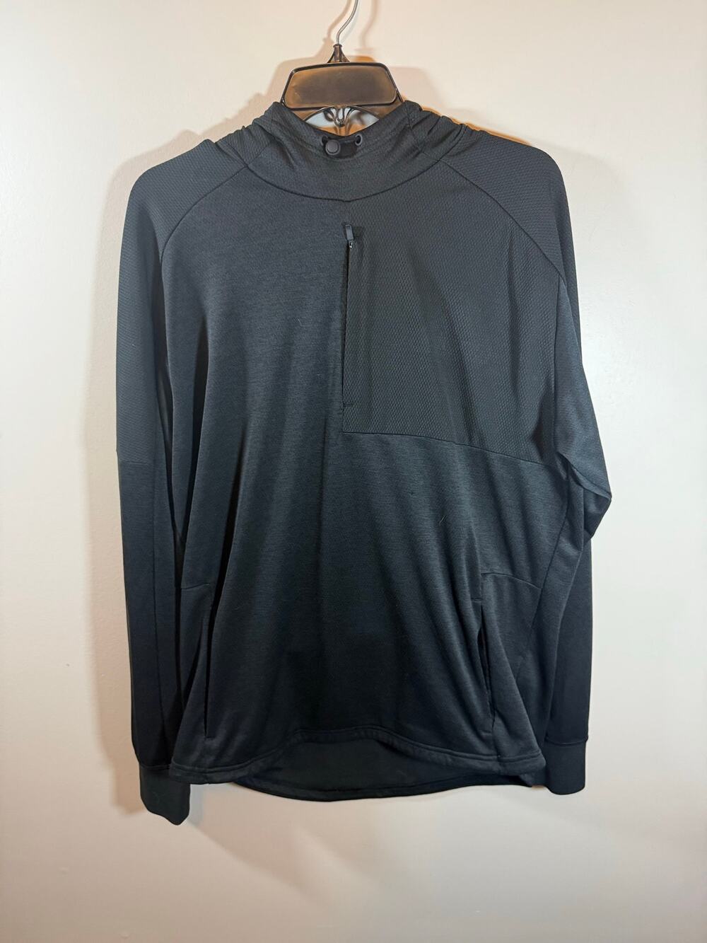 Men’s L Black Adidas Sporty Athletic Breathable Workout Exercise Hoodie